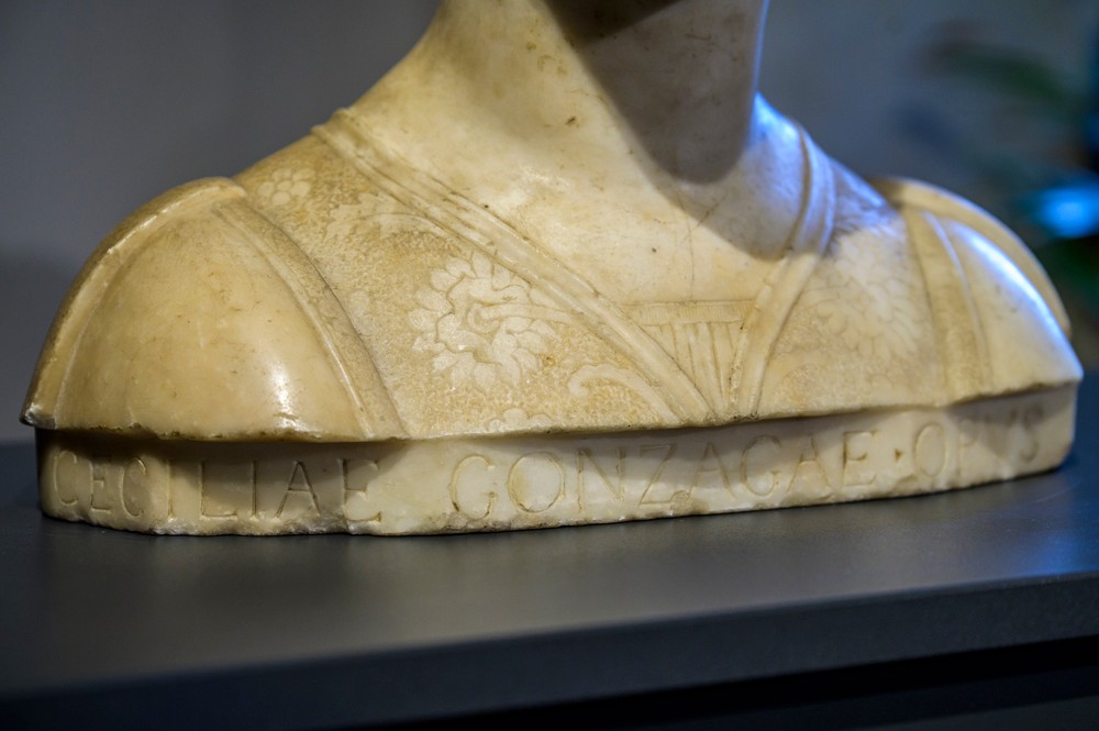 Detaily relikviáru svätej Konštancie mučeníčky