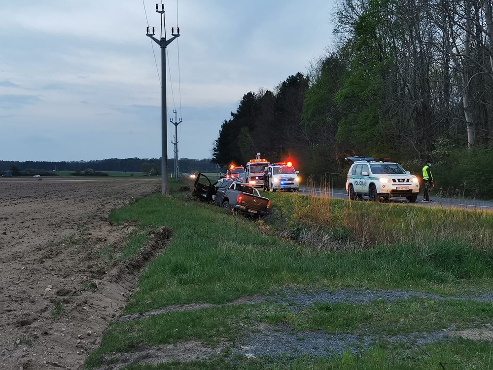 Dopravná nehoda na Záhorí. Zasahovať musel aj záchranársky vrtuľník