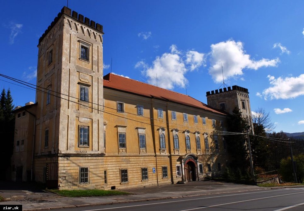 V Žiari nad Hronom otvorili zrekonštruovaný kaštieľ