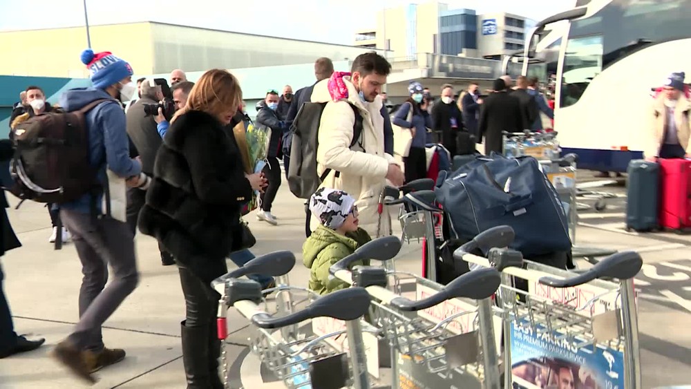 [multi] príchod hokejist 182