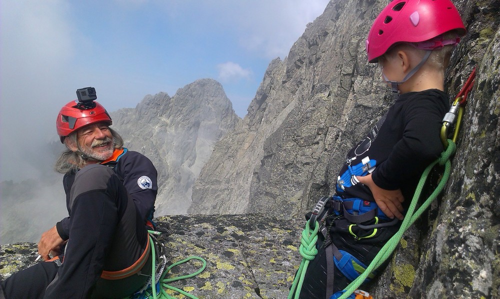 Horolezec Vladimír Zboja zobral 6-ročného vnuka Matúša vo Vysokých Tatrách na ťažkú túru
