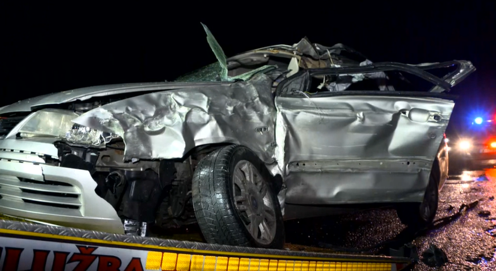 Piatok trinásteho na cestách. Život vodiča vyhasol pod protiidúcim kamiónom 