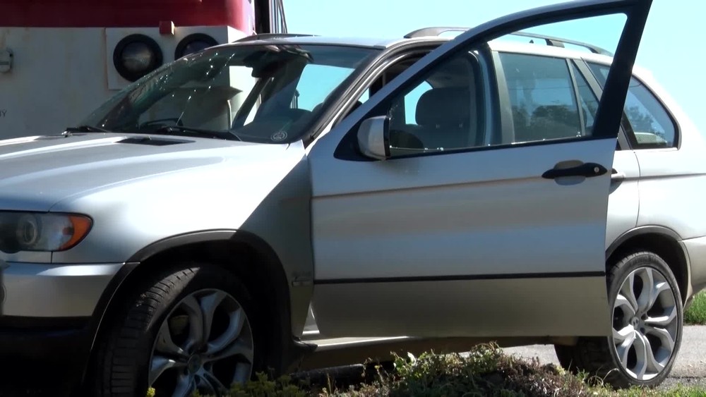 Auto sa zrazilo s osobným vlakom
