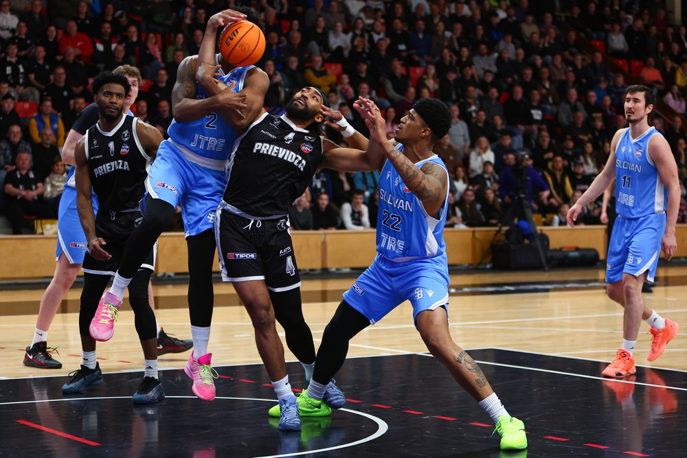 2026_04_01_basketbal_pd_slovan_01205546