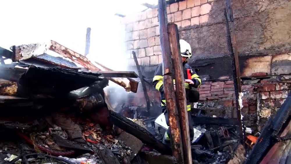 [multi] Požiar v osade 15063