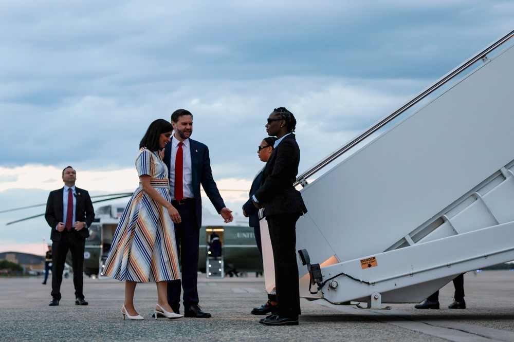 Viceprezident USA Vance odcestoval do Maďarska podporiť pred voľbami Orbána