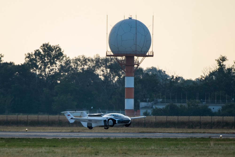 20212806_aircar_01792795