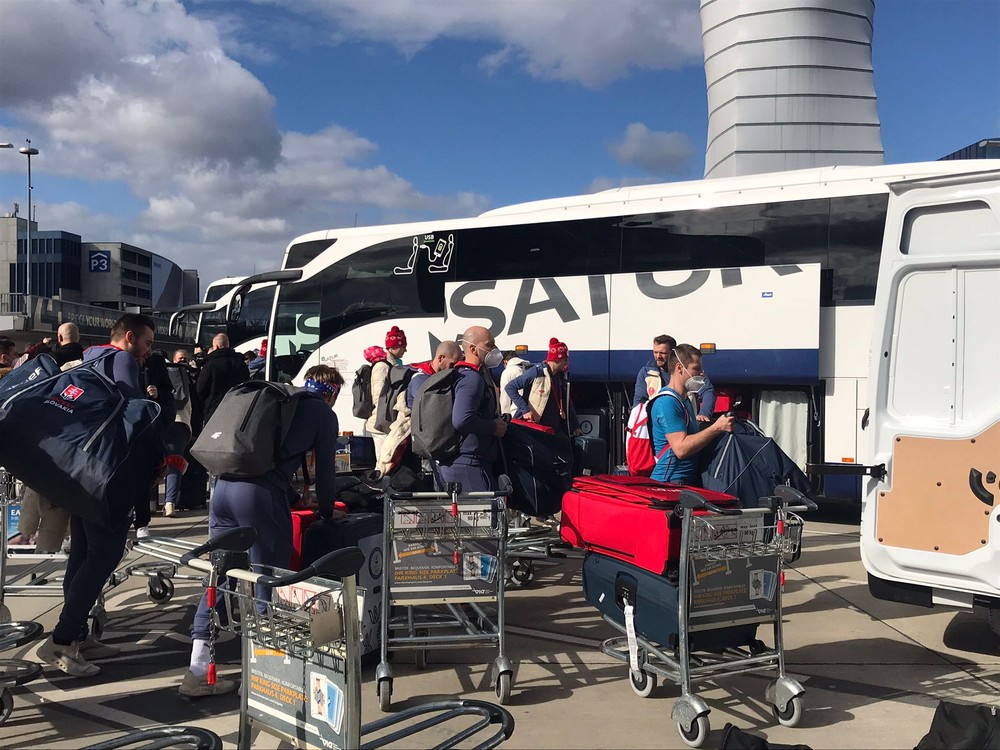 Slovenskí hokejisti prileteli do Viedne