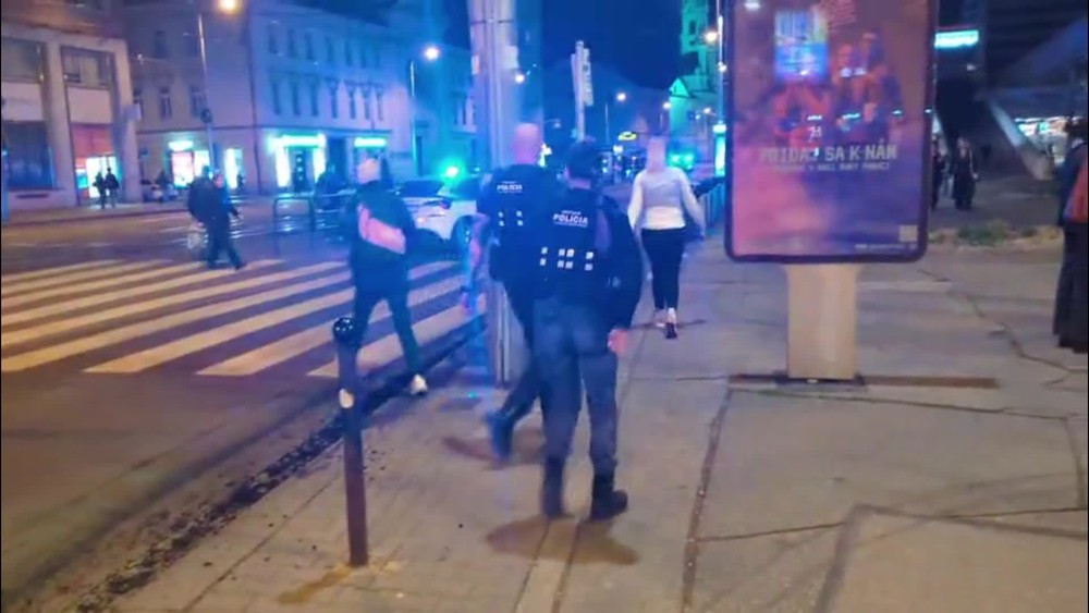 [multi] Nehoda na Kamennom námestí 1158