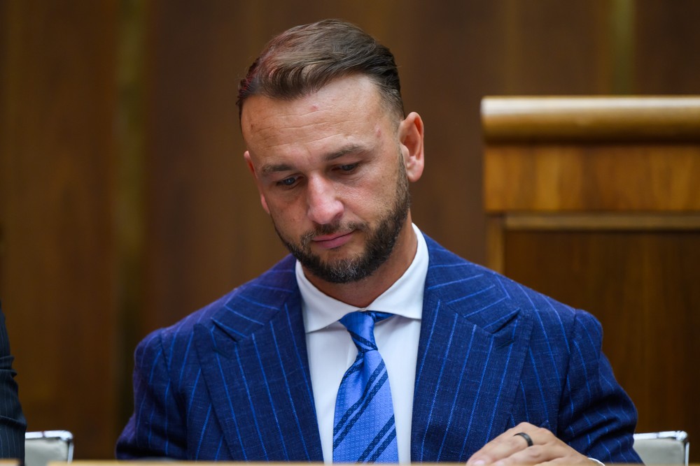 Rokovanie Národnej rady SR o návrhu na vyslovenie dôvery vláde