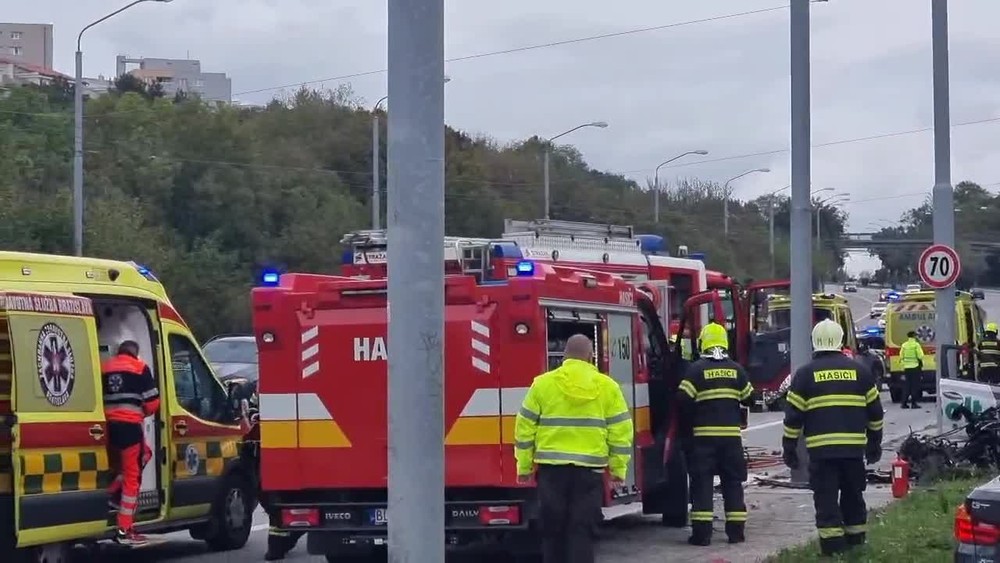 [multi] nehoda pri patronke 11739