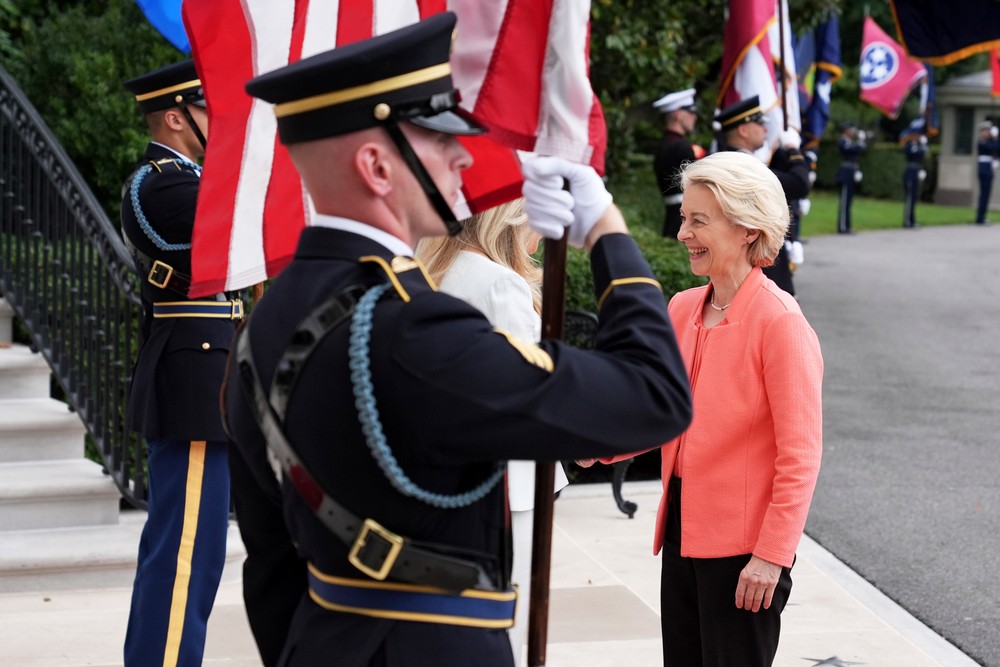 Ursula von der Leyen v Bielom dome
