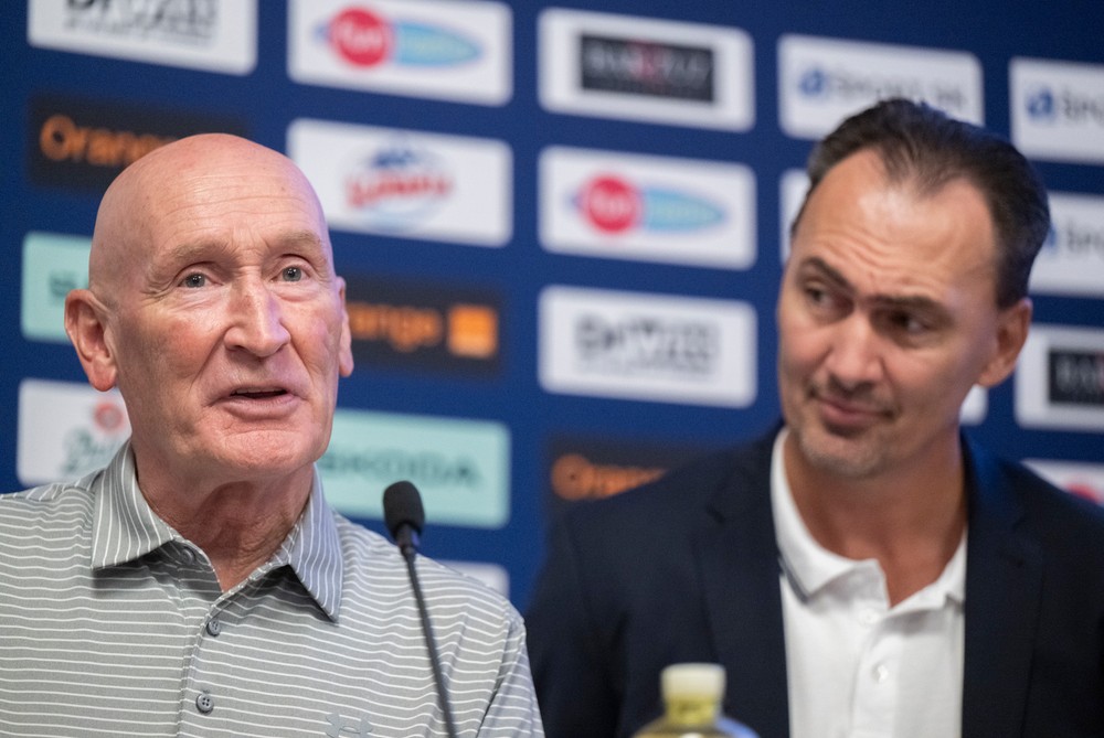 Craig Ramsay povedie hokejistov SR aj vďalšej sezóne