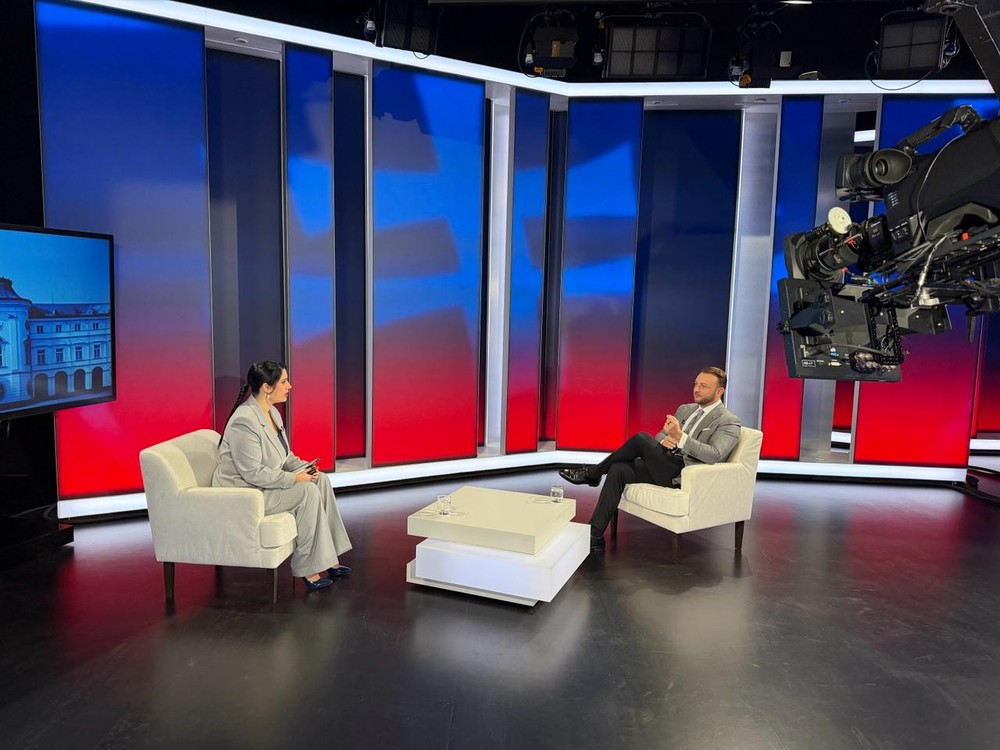 Politika 24 s Matúšom Šutajom Eštokom