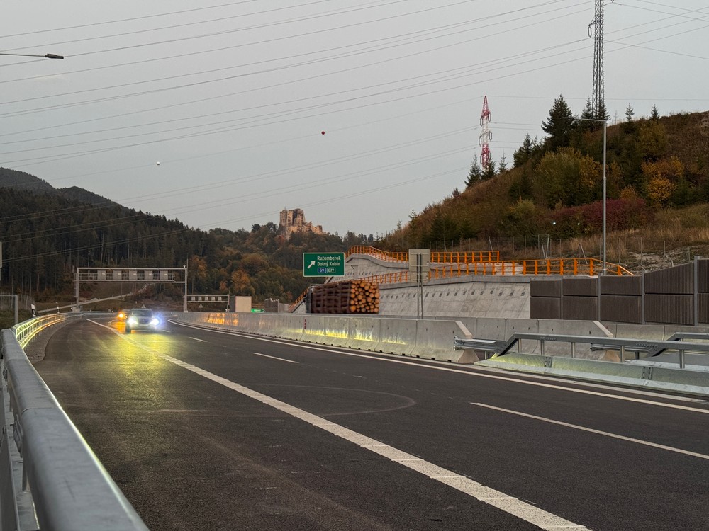 20261005_Motoristi_otvorenie_D1_Hubova_Ivachnova_02248197