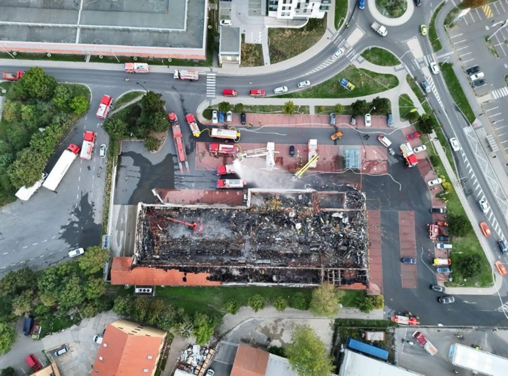 V Kladne zhorela predajňa Lidl