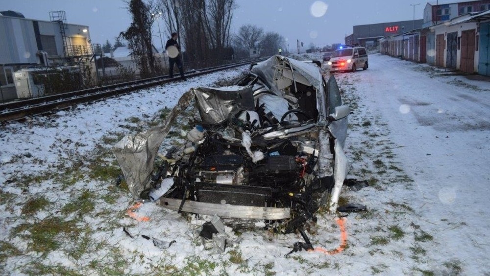 zrazka s vlakom2 (cropped)