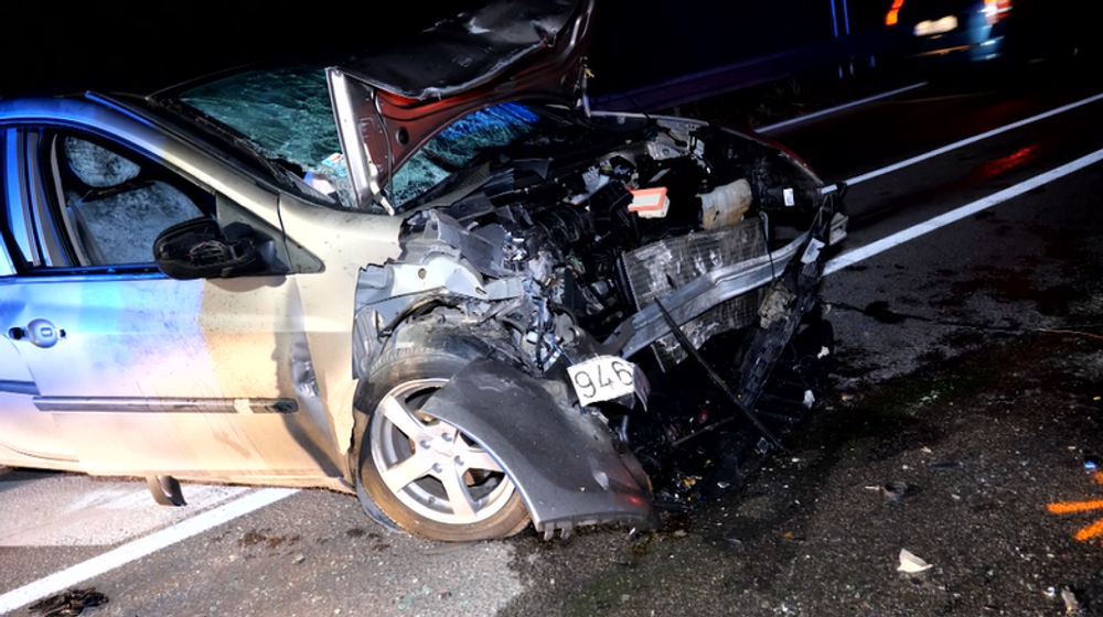 Na rovnom úseku v Bytči došlo k čelnej zrážke. V protismere sa náhle zjavilo protiidúce auto 