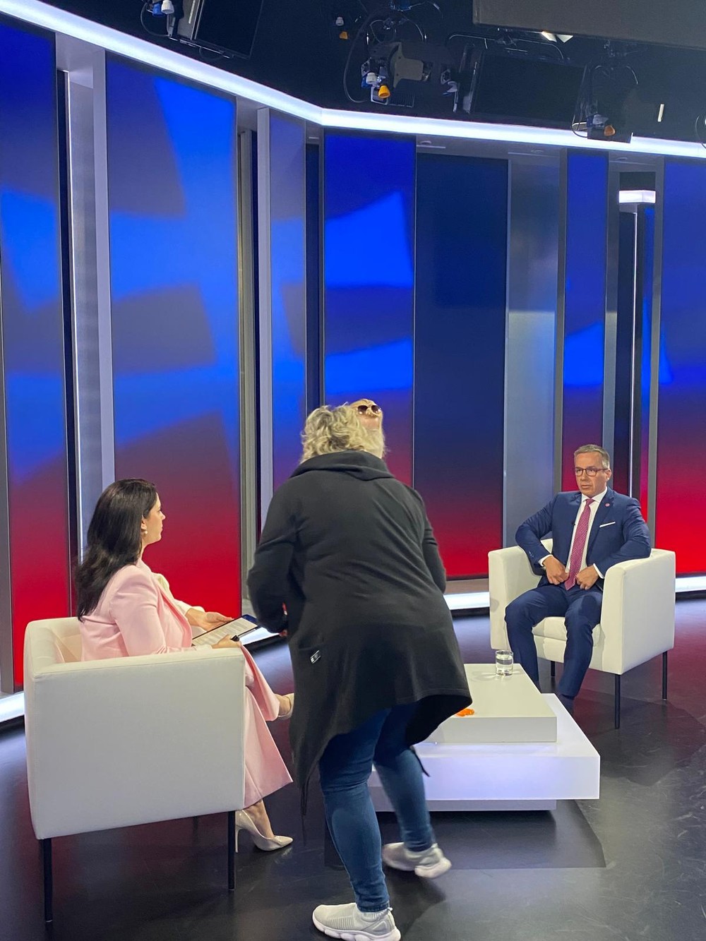 erik tomas v politika 24