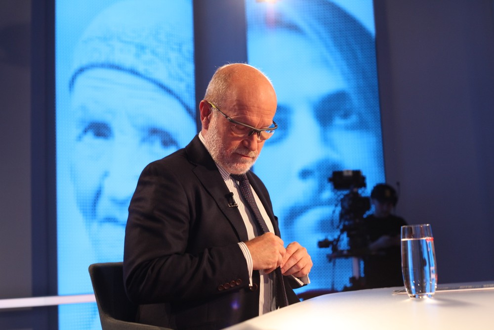 Analýzy Na hrane s Rastislavom Káčerom