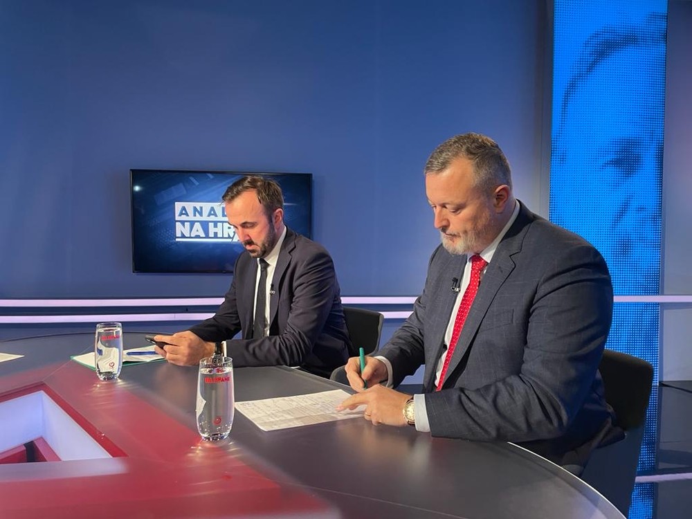 0721db1c-40fc-4268-8a11-9ed3c81d5878