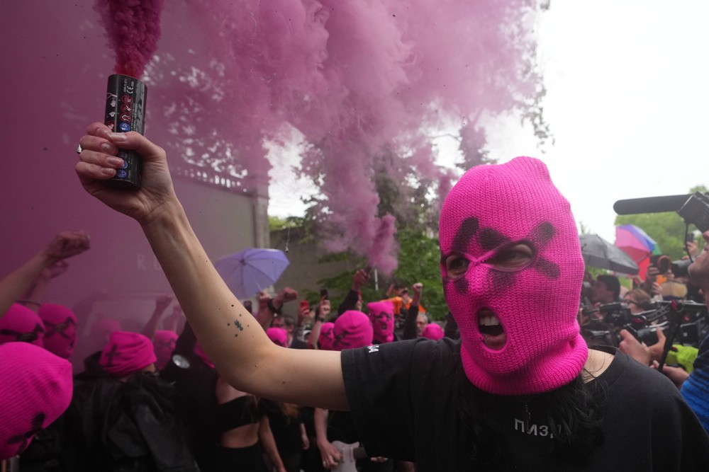 protest pred ruskym pavilonom