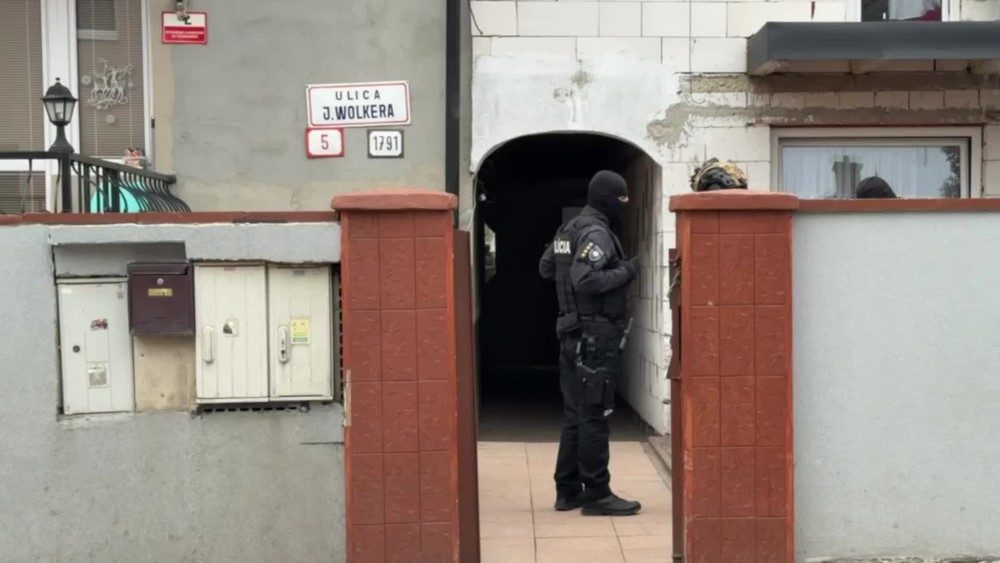 [multi] zasah policie spisska nova ves 1292