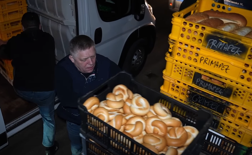 Robert Fico v pekárni 2
