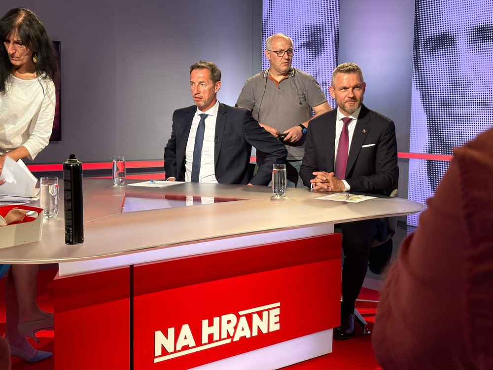 30d456fd-84d8-4b3e-8a57-84680847f34a