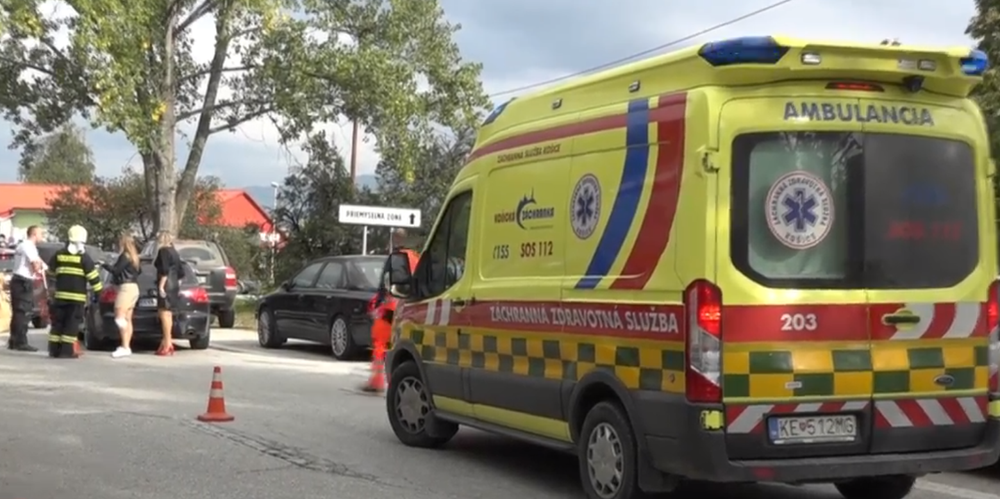 Vodič vojenskej Tatry nabral päť áut 