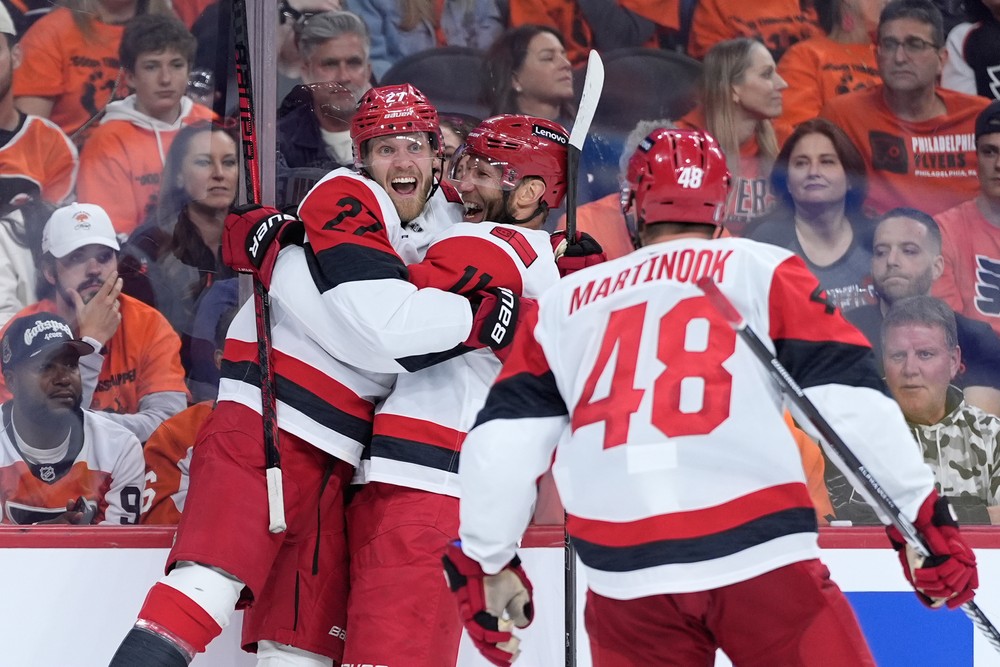 Hurricanes_Flyers_Hockey322415214290