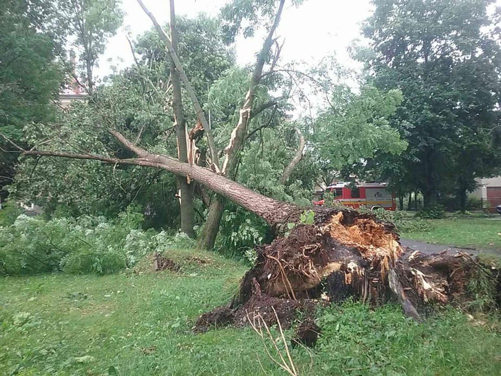 Severom Slovenska sa prehnali intenzívne búrky