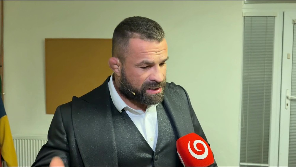 [multi] V siedmom nebi - Karlos Vémola rozhovor 10207