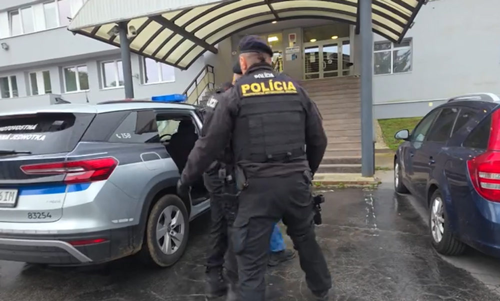 Muž držal ženu týždeň v aute 4