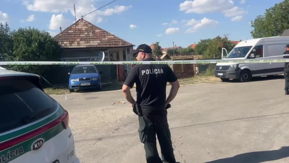 [multi] Osoba bez známok života v dome v Komárne 775