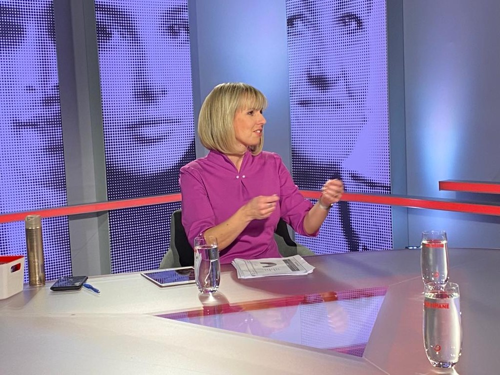 d60c55eb-80ca-45aa-aeda-5934f0609a94