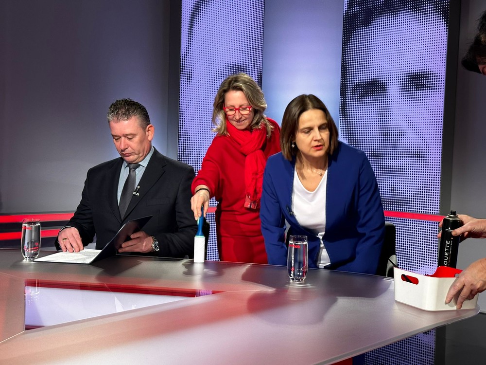 b5f74c4a-9b7d-4889-999e-98d8c7297d68