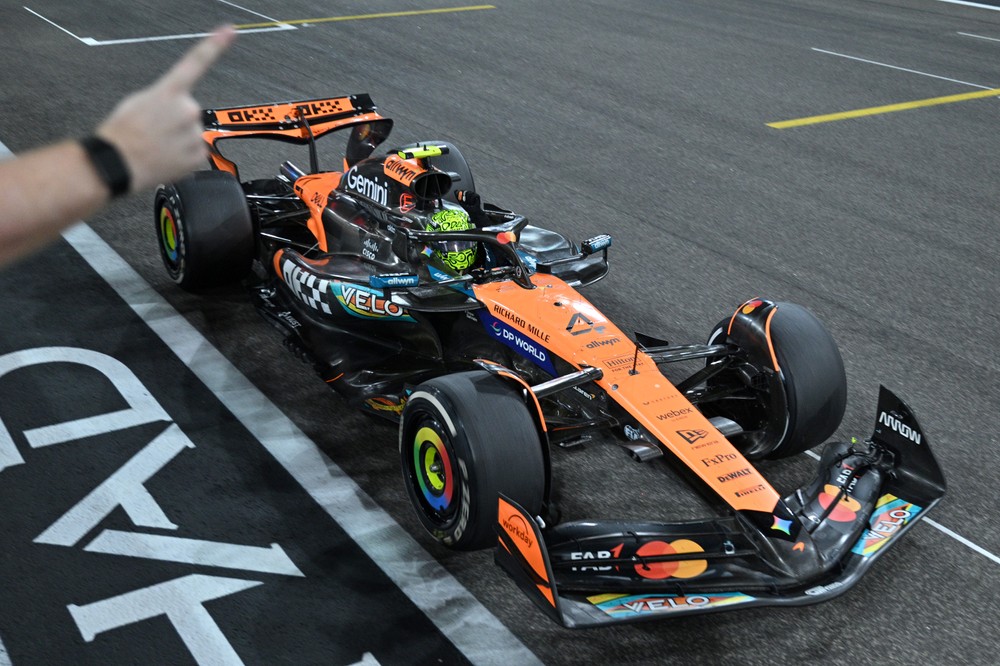 Abu_Dhabi_F1_GP_Auto_Racing_30703