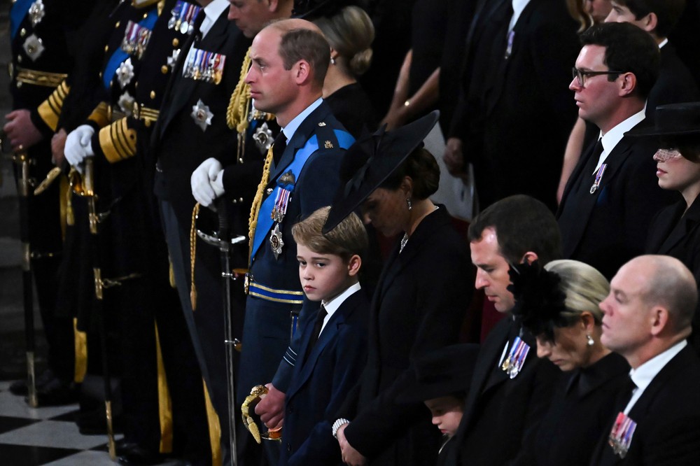 George a Charlotte na pohrebe