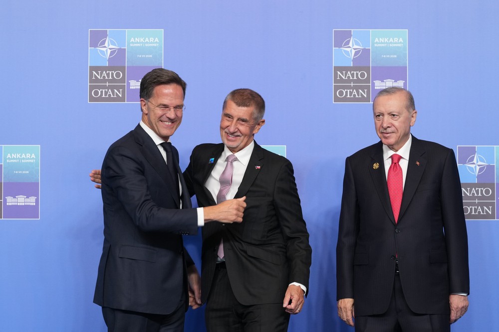Lídri štátov NATO prišli na zasadnutie summitu NATO v Ankare