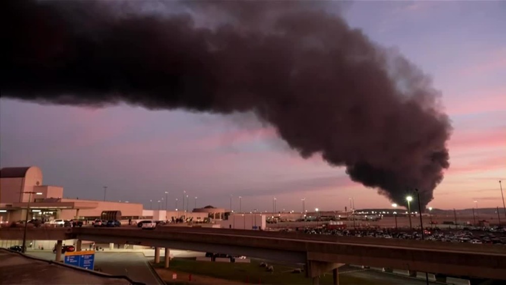 [multi] UPS lietadlo pad 3865