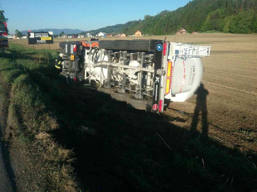 Nehoda cisterny - Oravská Jasenica 