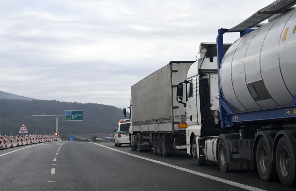 Vyšné Nemecké kamióny kolóny (4)