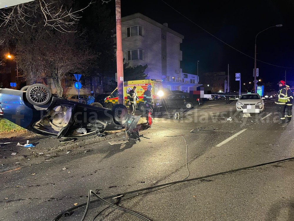 316414292_1565542893868235_2964361678282204386_n