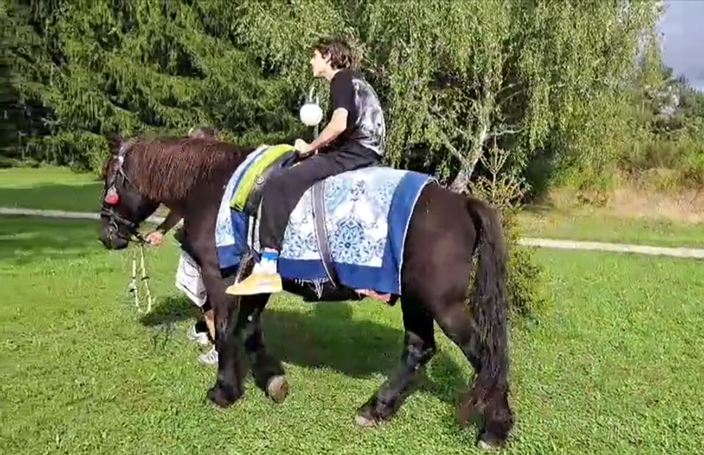 Mladého Lukáša zasiahol elektrický prúd. Teraz sa chce už vrátiť domov a znovu chodiť