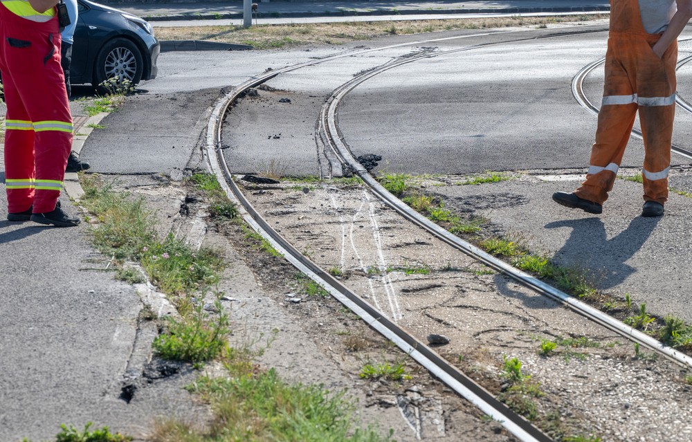V Bratislave sa vykoľajila električka