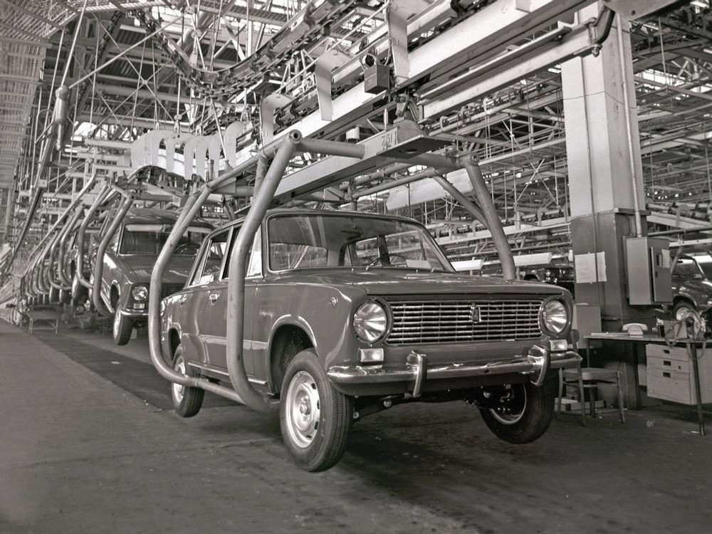 Unikátne snímky z výroby žigulíku (1)
