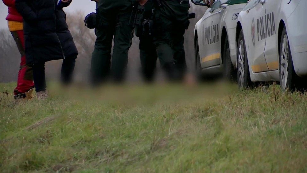 [multi] mrtvola na hradzi 7359