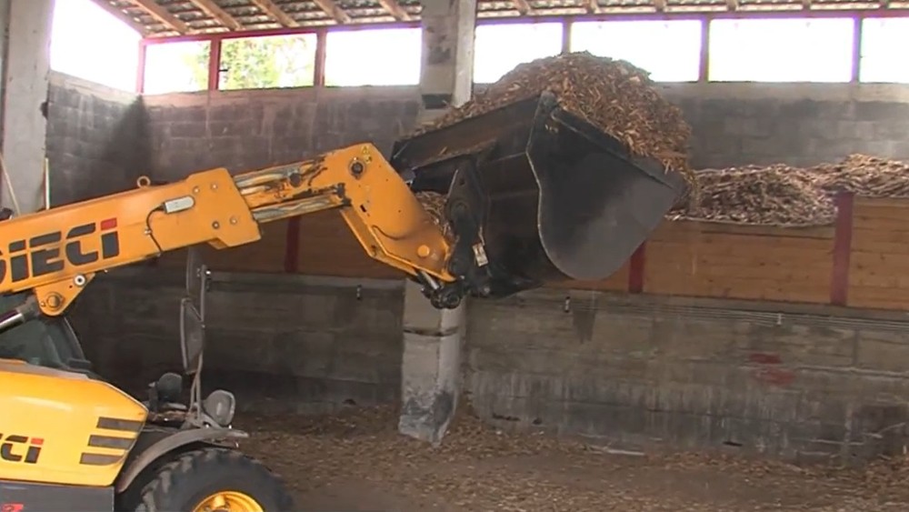 Niektoré mestá využívajú obnoviteľné zdroje ako biomasu, slamu.