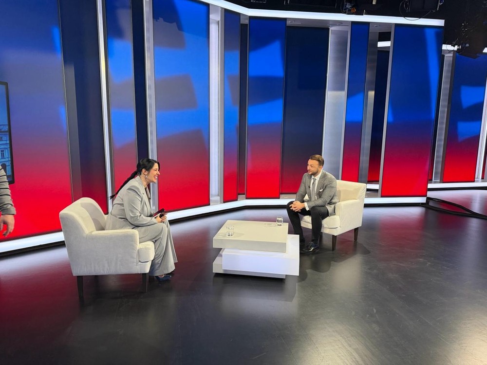 Politika 24 s Matúšom Šutajom Eštokom